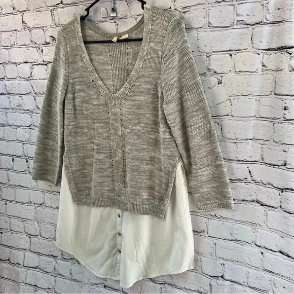 Moth Anthropologie Mixed Media Sweater Blouse Gray and White Size Medium - Picture 2 of 10